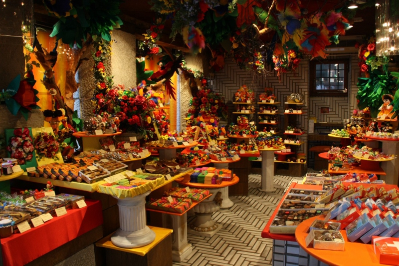 vente-LA GAUDE-min_candy_store_chocolate_shop_chocolate_switzerland-393515