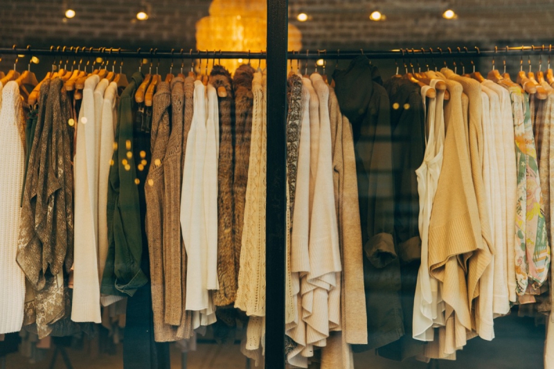 vente-LA GAUDE-min_clothe_fashion_store_shop_window_store_front-21277
